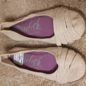 Blowfish Malibu tan/cream flats